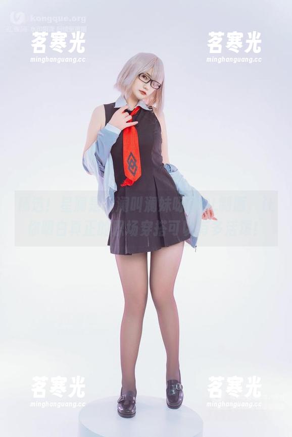 星澜是澜澜叫澜妹呀 精选!星澜是澜澜叫澜妹呀的OL制服,让你明白真正的职场穿搭可以有多活泼!
