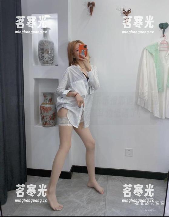 微密圈 - 忽然发现杨大乐乐很靠谱的作品集更新了，秘密都在耳边低语了！