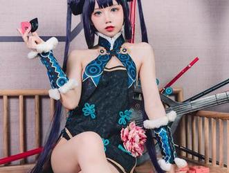 最新写真中，果咩酱把“甜心”演绎得让人心旷神怡，么么哒