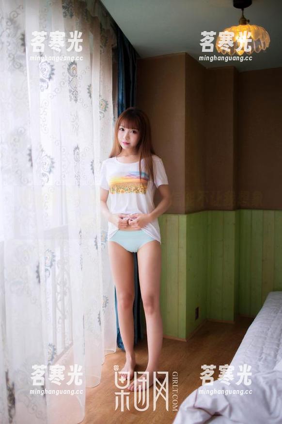 果团网 果团网带来的白色蕾丝,怎能不让我想象画面里的无数可能!