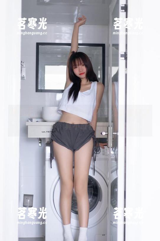 柒柒不可爱 原图无敌,再次见证柒柒不可爱的黑白之美,真不敢相信!