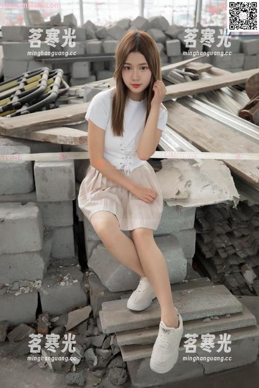 梦丝女神-小茶 梦丝女神 - 小茶在这里,美图和内在纯一触即发