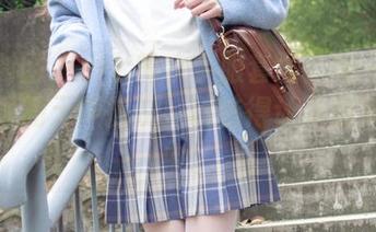 森萝财团 - 小七的水手服套图：每一帧都是对风的无声抗议，精选得让人想参与其中。