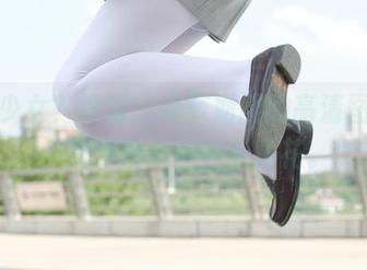 黑丝少女？没错，森萝财团的高清图包再一次为你来点缭乱眼花。