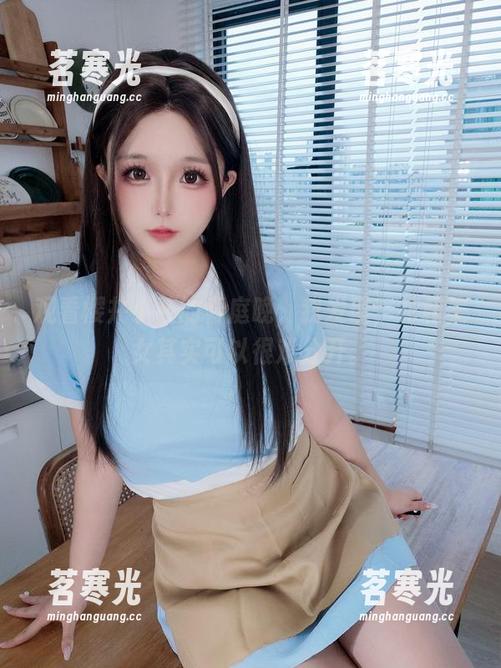 樱井小莜 观看樱井小莜的春庭晚,我发现,花和美女其实可以很难分开。