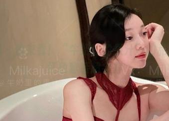 微密圈 - 快来看！“牛奶里的果汁”的私房图集红色套装超会穿