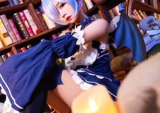 猫君君MaoJun的写真：女王之气息，带着一丝难以言喻的优雅