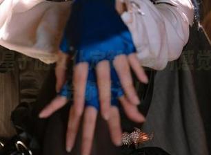 百合欧皇子的女仆定制，图片感觉随时想给你送茶！