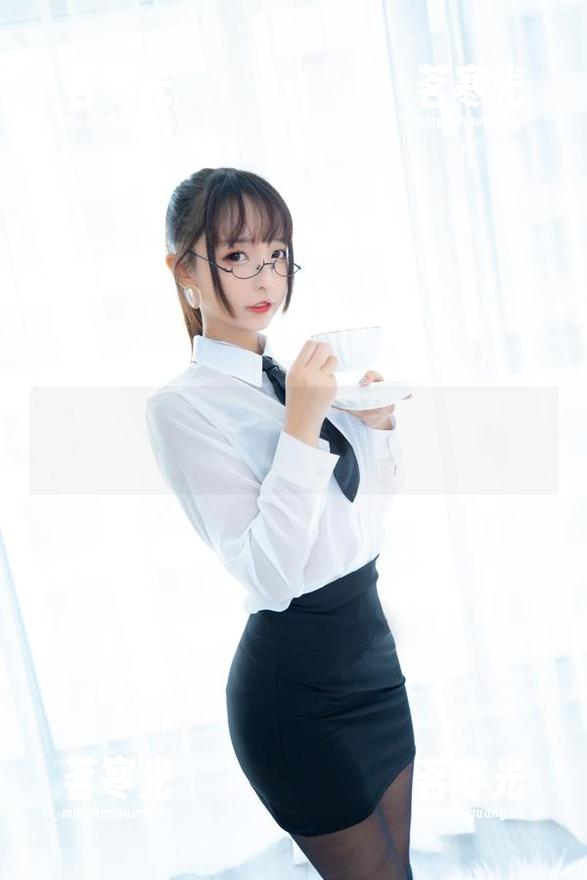 神乐坂真东 神乐坂真东的酒吞cos?照片中透露出来的微妙气息让人琢磨不透
