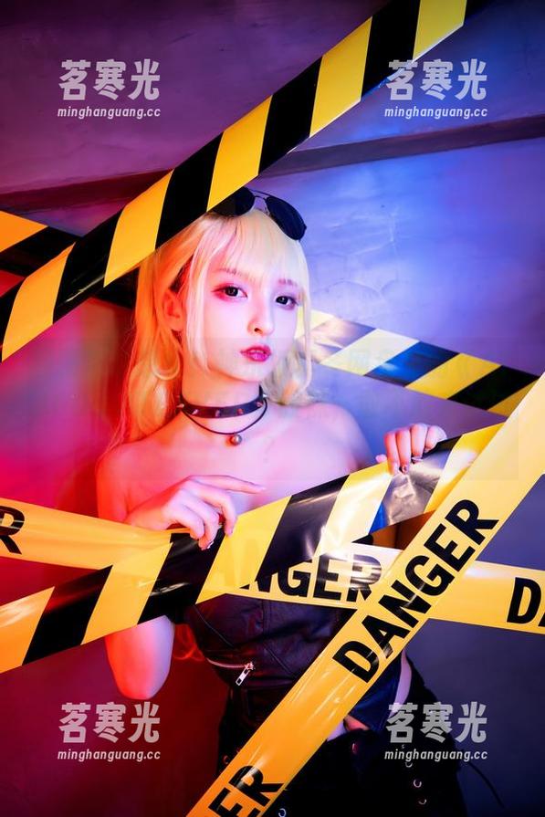 神乐坂真冬 颠覆你的想象!神乐坂真冬网盘里的《ATAGO-LATEXVER》胶袜,敢不敢来试试?