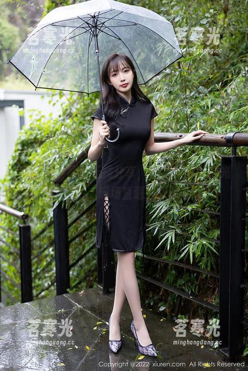 秀人网 - 原图无损分享，抖娘利世的腿光芒四射，现场直逼高跟鞋’])