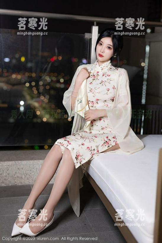 秀人网-萌汉药 秀人网 - 萌汉药的写真,日常也要无圣光才更真