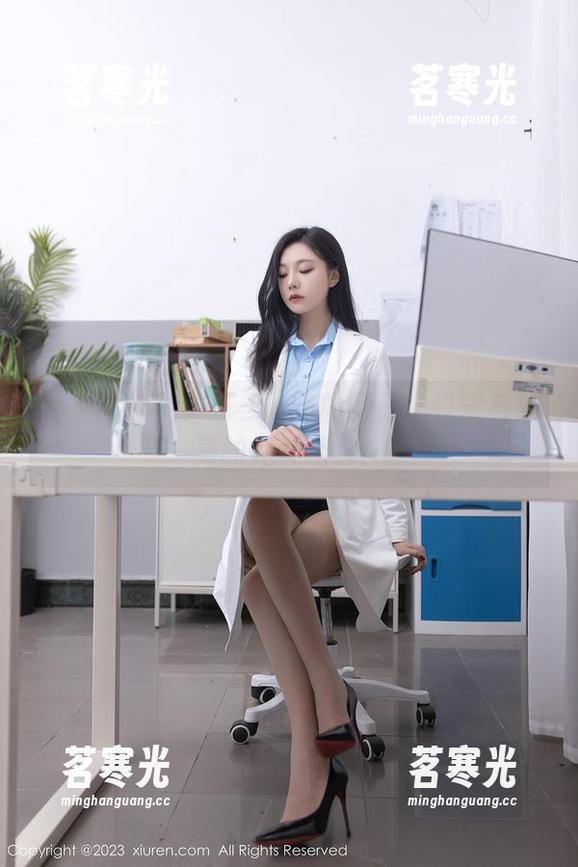 秀人网-陶喜乐_lele 秀人网 - 陶喜乐_lele的图册:错觉与油亮的完美结合!