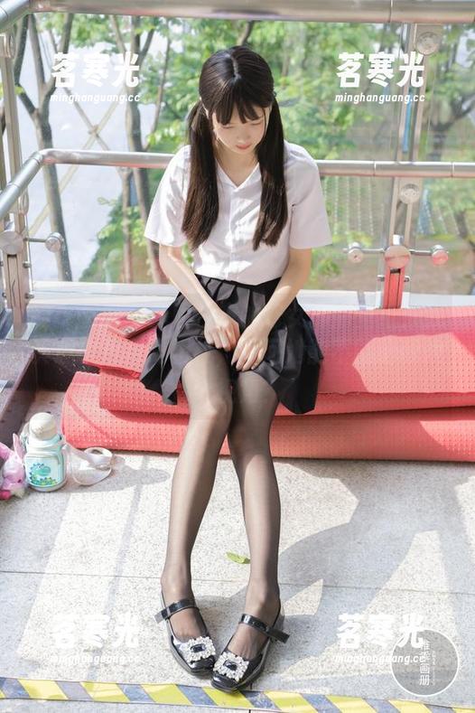 稚乖画册-赤西夜夜 稚乖画册 - 赤西夜夜的修女高清壁纸:我真想拿起数码相机,问问她能不能给我换个视角?