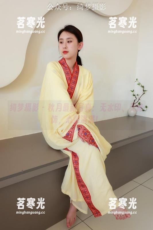 绮梦摄影-秋月 绮梦摄影 - 秋月最新写真:无水印、无修饰,心意满满!