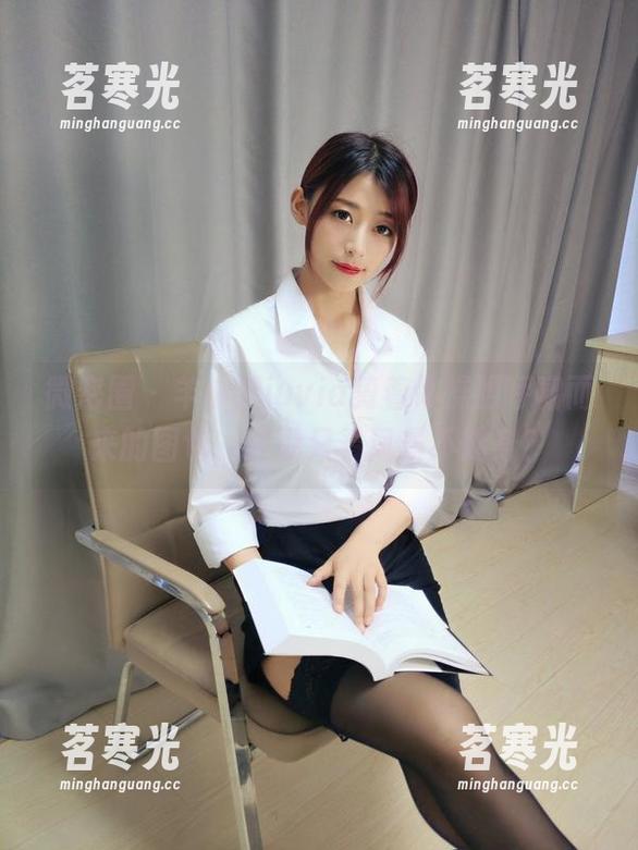 羊小雪juvia 微密圈 - 羊小雪juvia骑着体操服呼啸而来的图包,谁说只看风景不健身?