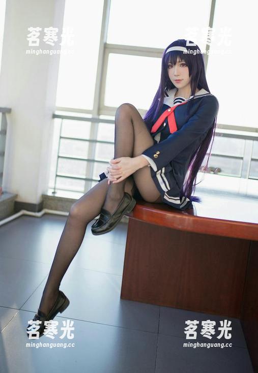 翎柒菜菜 翎柒菜菜与白色流云,资源错位的奇妙组合。