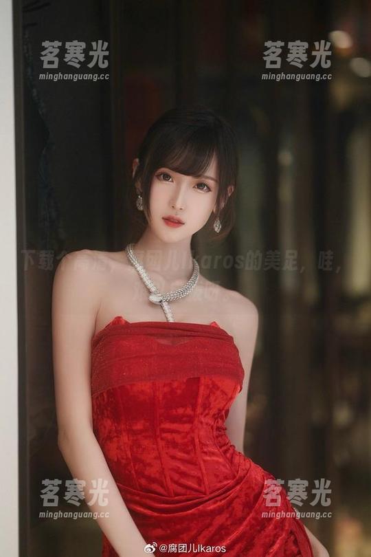下载个高清,腐团儿Ikaros的美足,哇,难以自拔呀。