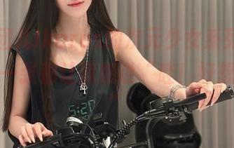 来自腐团儿Ikaros的次元少女系列，图片中的每一张都让我想说“哇！好想分享！”