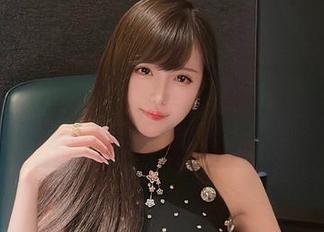 叹气，也许我也该学瑜伽，但不如看腐团儿Ikaros的高清图包来得真切。