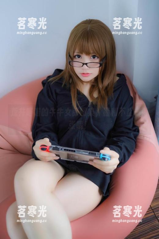 荒井喵喵 荒井喵喵的牛牛女郎图集,福利不止一两张哦!