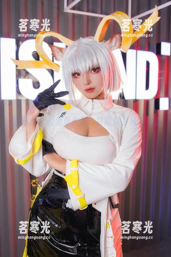 菌烨tako的免费作品:甘雨似乎从梦中走出