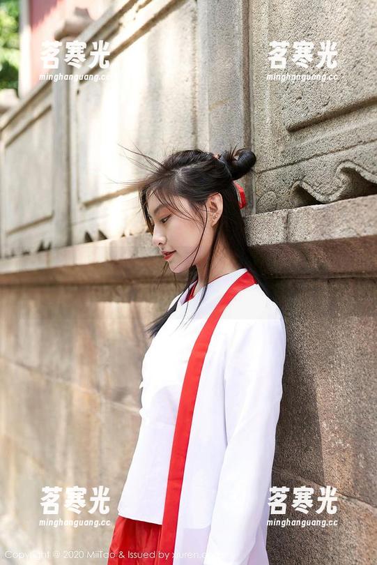 蜜桃社-木楠Nan 蜜桃社 - 精选图片:当木楠Nan穿上这连衣裙,世界似乎有了新动态。