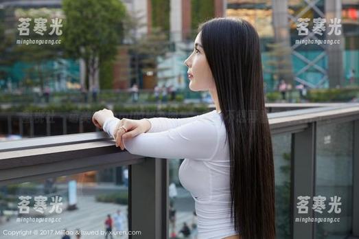 蜜桃社-萌美Moemi 蜜桃社 - 萌美Moemi的秘书图集,完全不想再看正式文件了。
