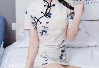 袜啵啵 - 观看甜甜圈的天使，感觉自己像个孩子，看到了心仪的玩具。