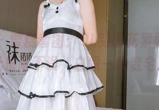 袜啵啵 - 雪糕套图：OL制服花絮版，工作与玩乐两不误，白领一秒变宅女！