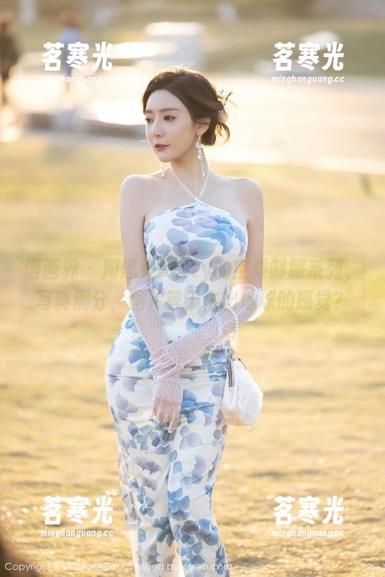 语画界-周思乔betty 语画界 - 周思乔betty的空乘制服系列,写真满分,图片等于飞出地球的感觉?