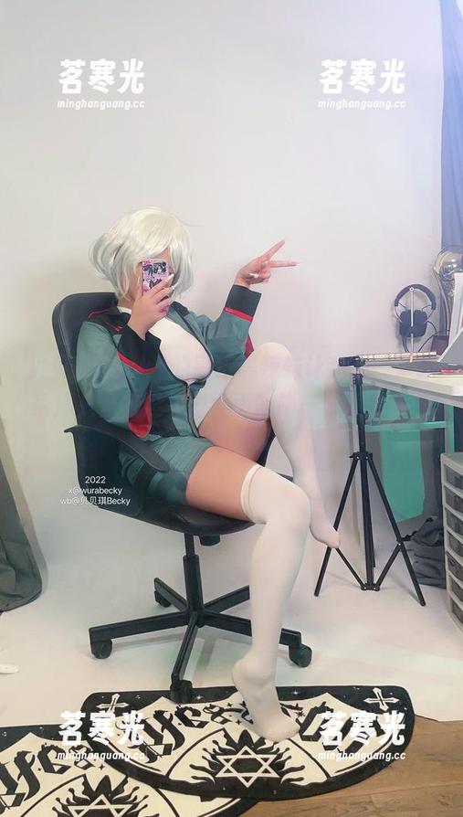 贝贝琪Becky 贝贝琪Becky的高清黑辣妹让我想起了我家那只从来没见过世面的喵——眼睛大开,惊呆了