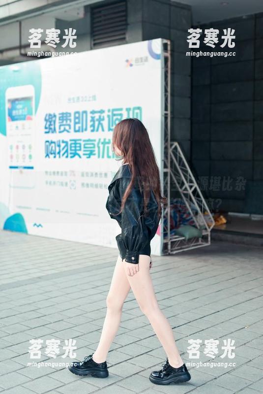 魔镜街拍 - 另外，曼曼的镂空资源堪比杂志封面，你确定不是在挖墙脚嘛？