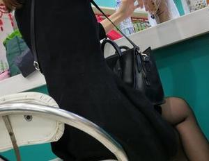 魔镜街拍 - 穿上白色连衣裙，楼楼又在分享了这波清凉好物